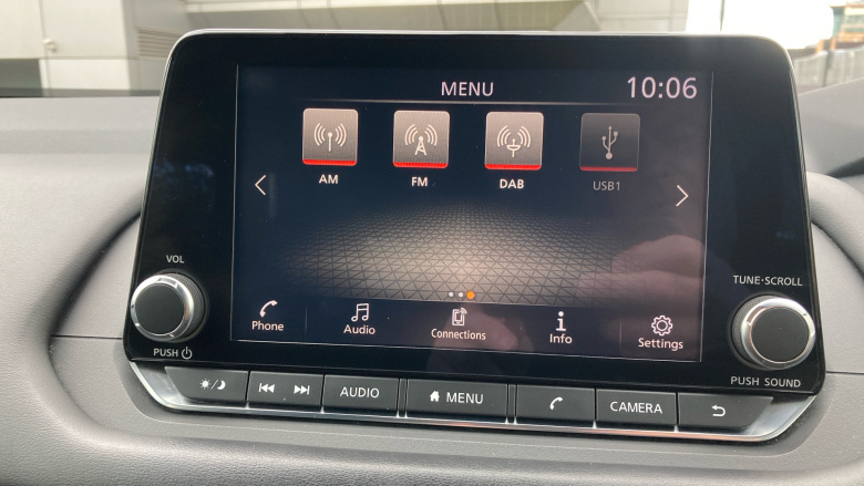 Nissan Qashqai 1.3 DiG-T MH Acenta Premium 5dr Petrol Hatchback